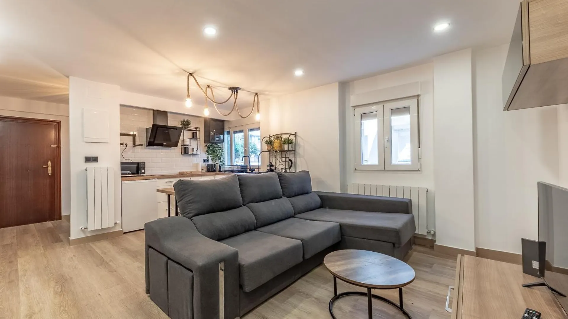 Sagar By People Rentals Bilbao 0*,  Spagna